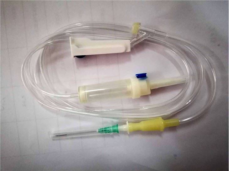 सुई के साथ डिस्पोजेबल मेडिकल इन्फ्यूजन सेट सामान्य इन्फ्यूजन यूनिट